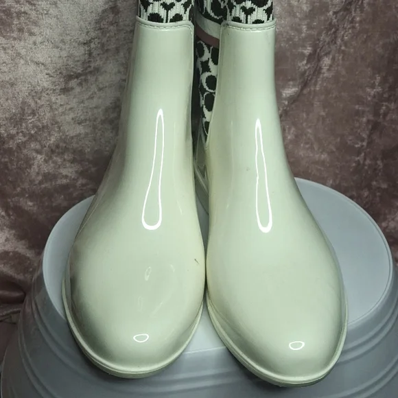 EUC COACH BOOTS OFF WHITE - Picture 2 of 5